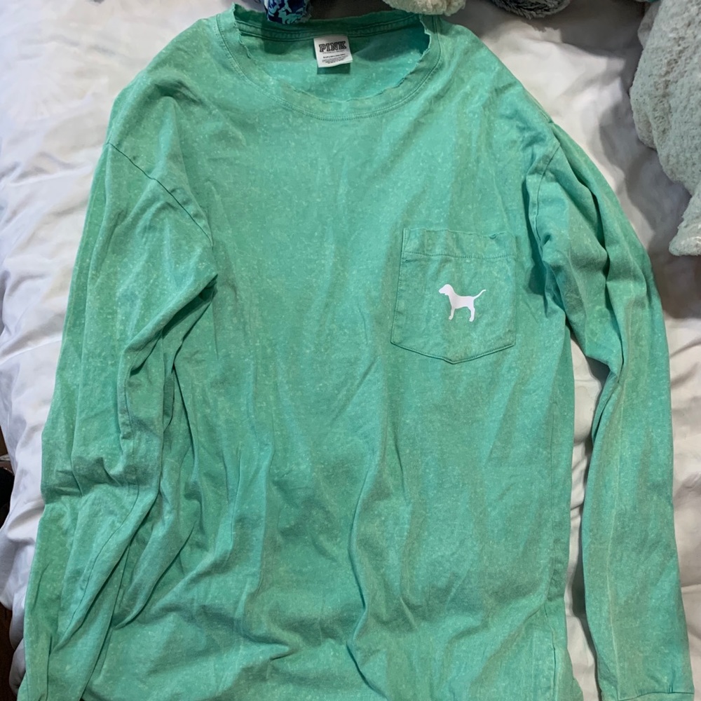 vs pink shirt